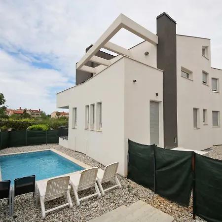 Peti Apartment